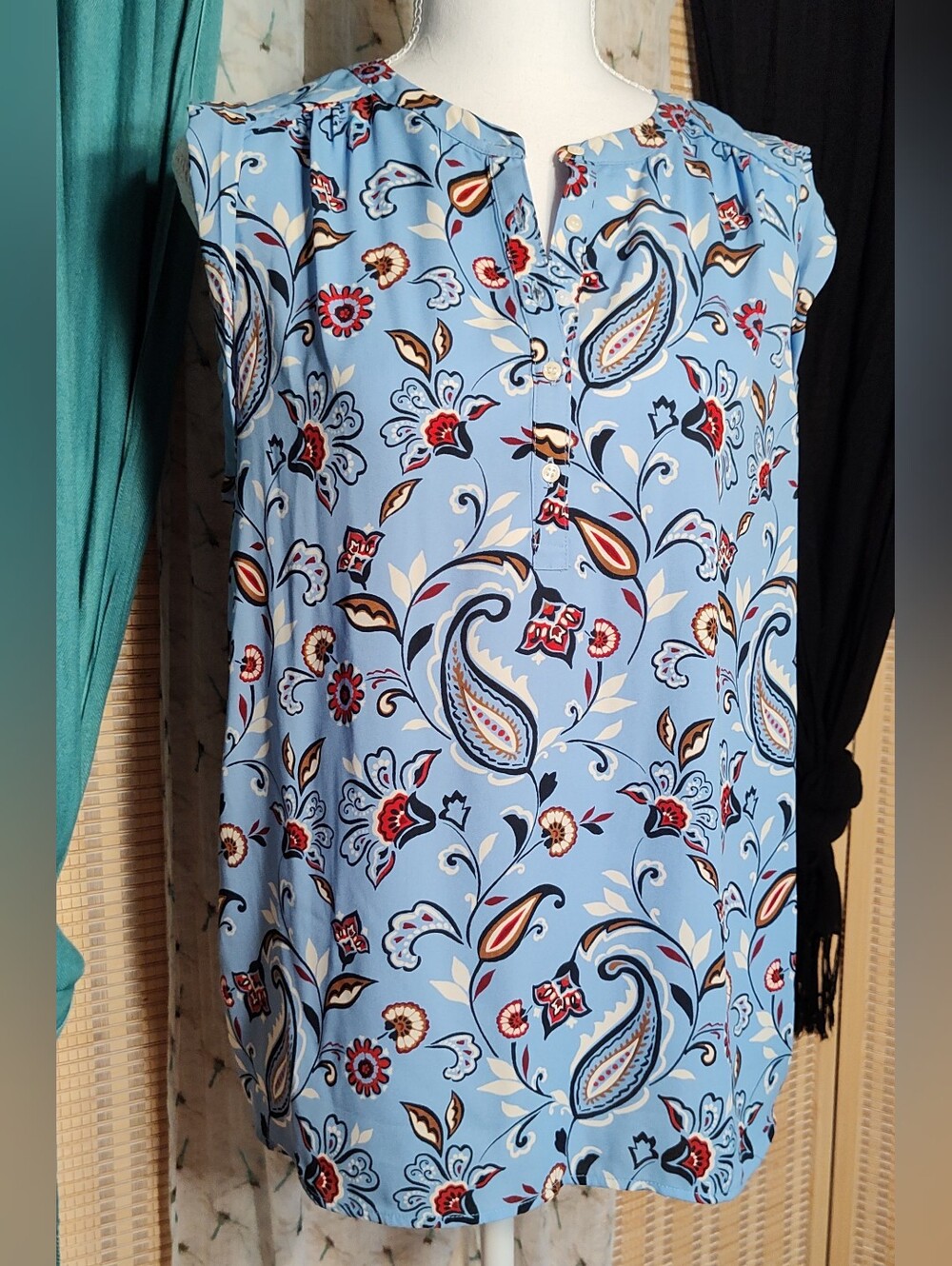 Loft 💙 Lightweight Sleeveless Blouse